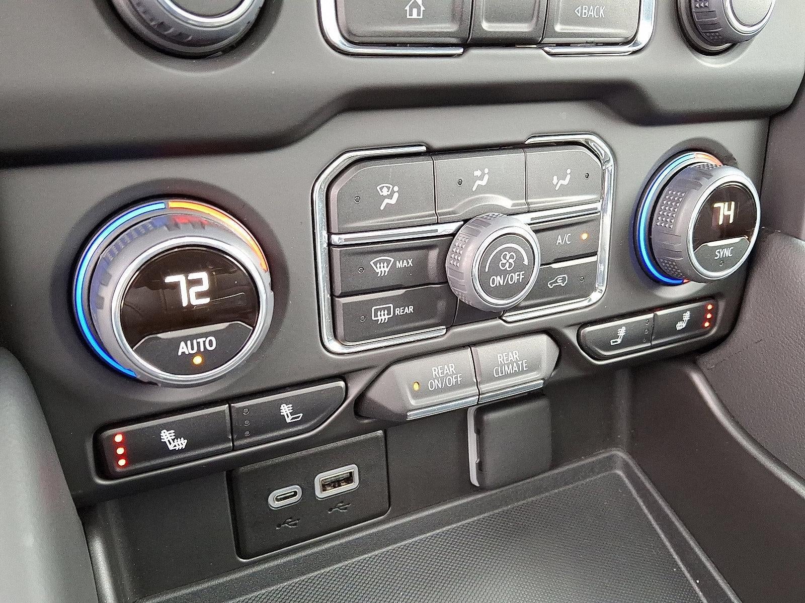 2023 Chevrolet Suburban 4WD RST