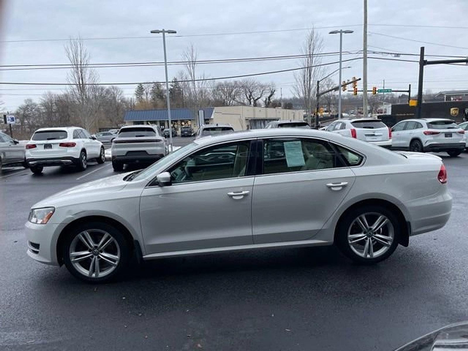 2014 Volkswagen Passat 4dr Sdn 1.8T Auto SE PZEV