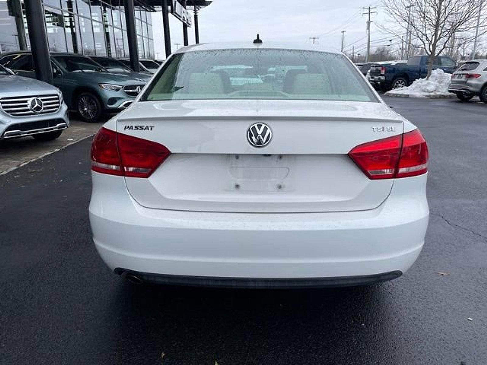 2014 Volkswagen Passat 4dr Sdn 1.8T Auto SE PZEV