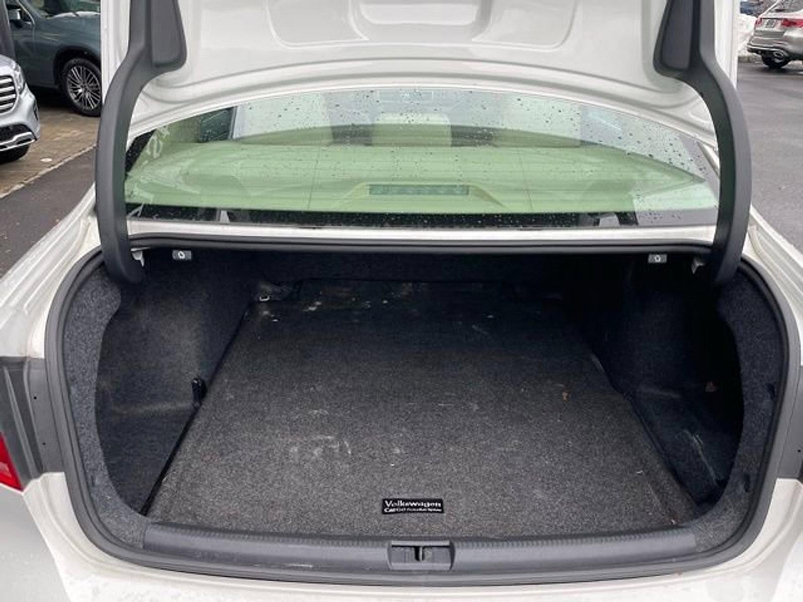 2014 Volkswagen Passat 4dr Sdn 1.8T Auto SE PZEV