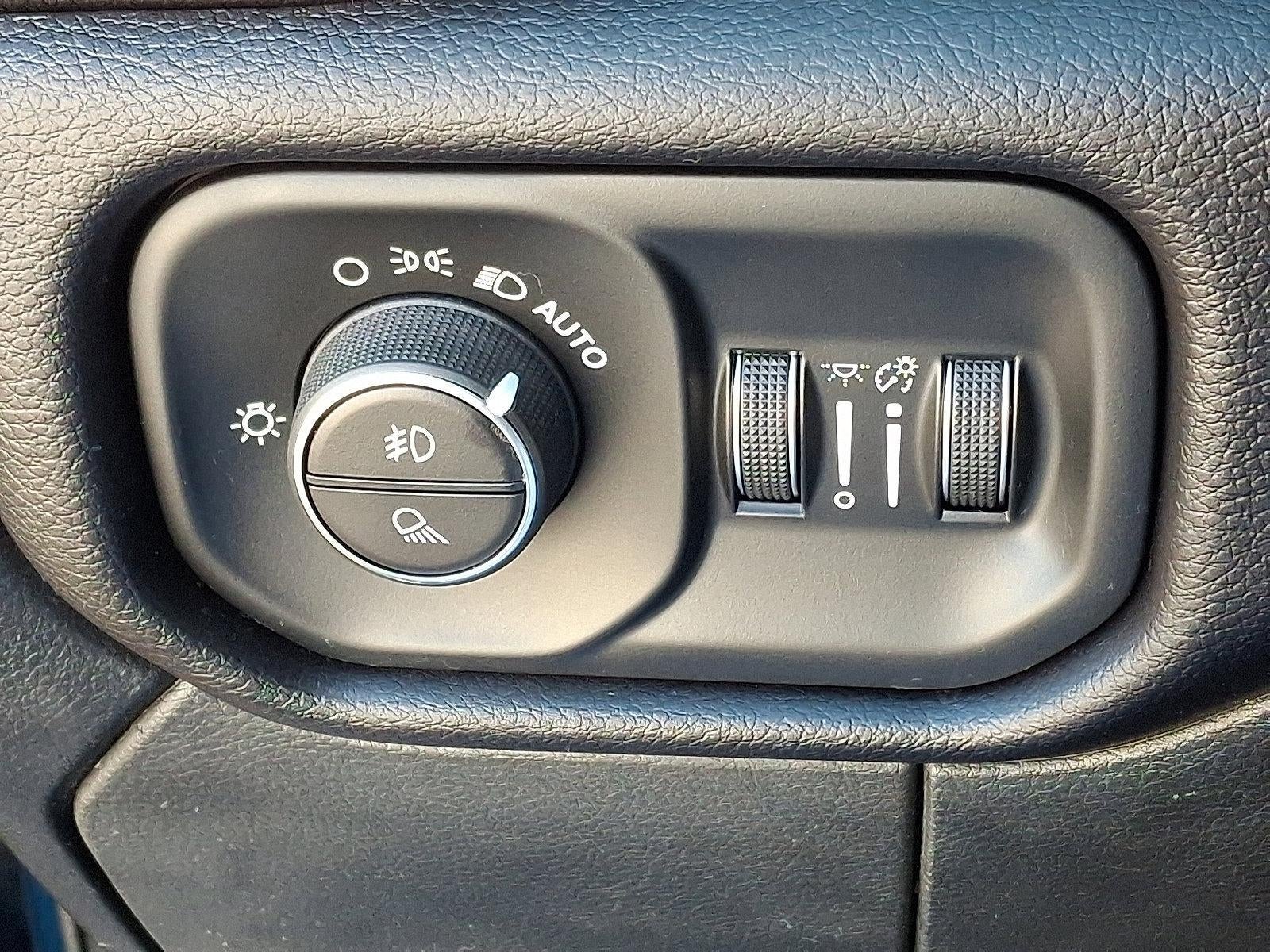 2020 RAM 2500 Big Horn 4x4 Crew Cab 6'4" Box