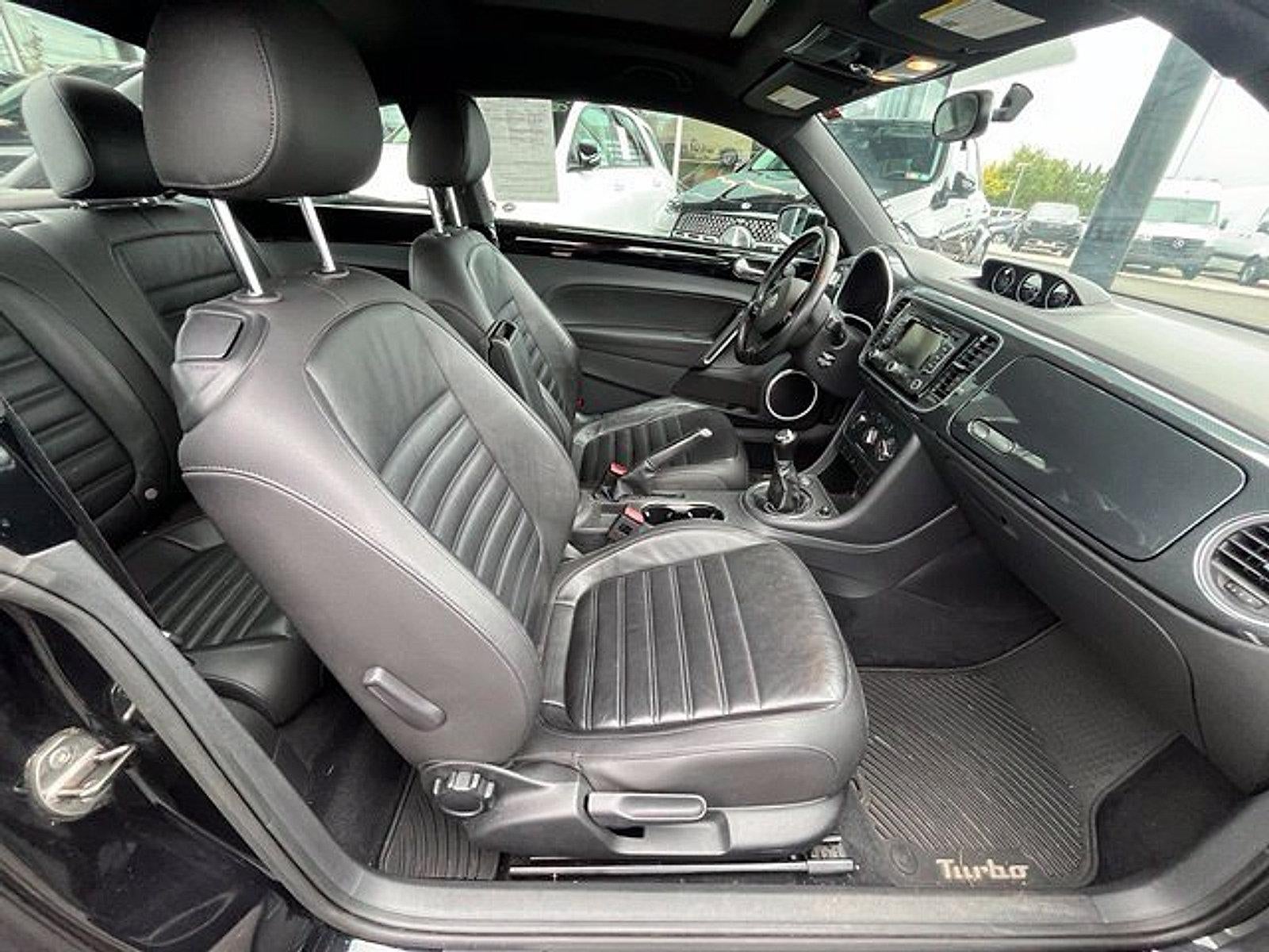 2013 Volkswagen Beetle 2dr Man 2.0T Turbo PZEV *Ltd Avail*