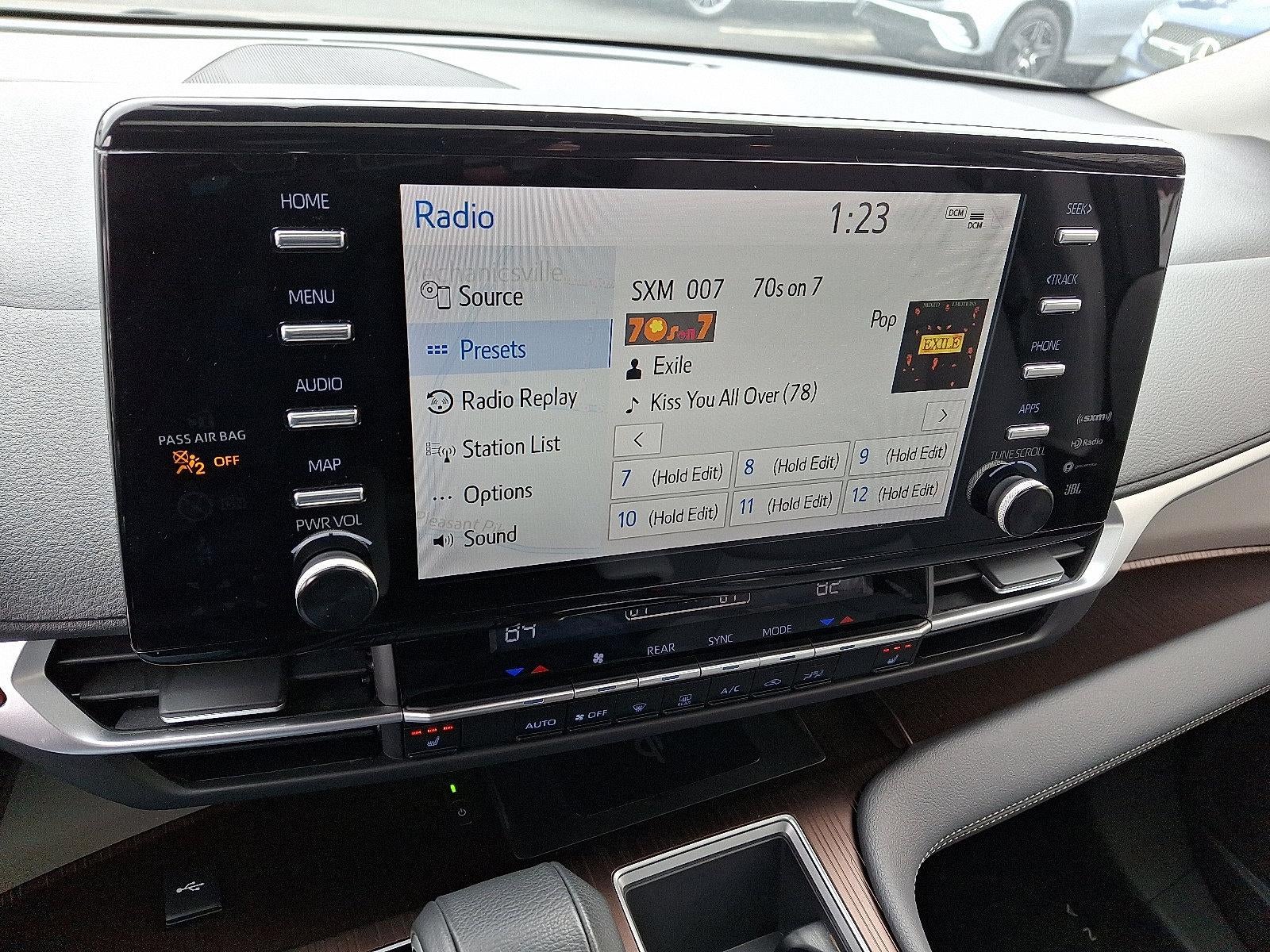 2023 Toyota Sienna XLE FWD 7-Passenger (Natl)