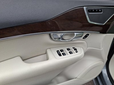 2019 Volvo XC90 T6 AWD Momentum