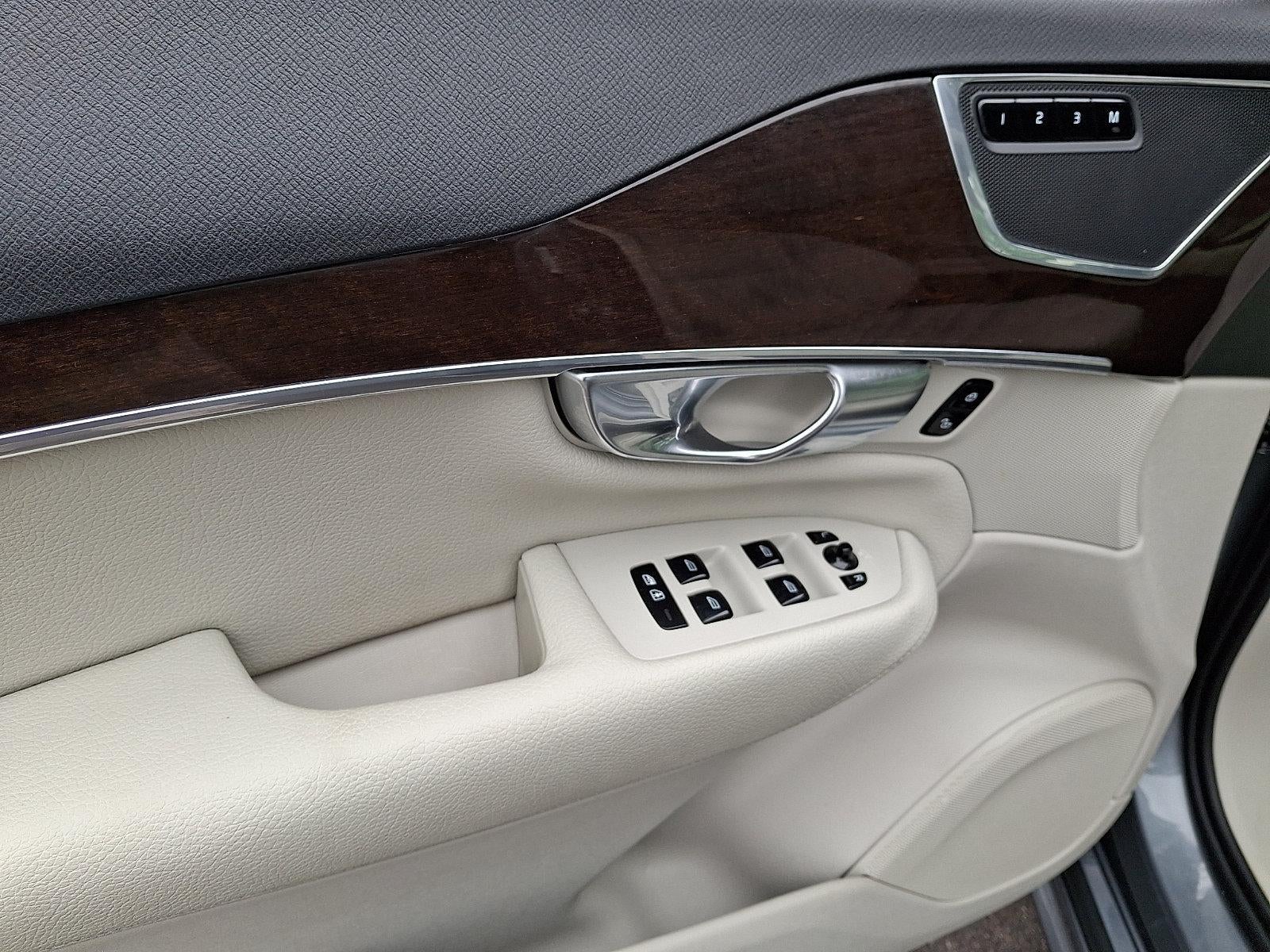 2019 Volvo XC90 T6 AWD Momentum