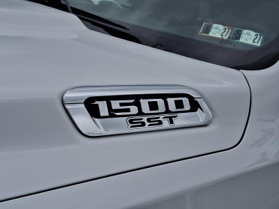 2025 RAM 1500 Laramie 4x4 Crew Cab 5'7" Box
