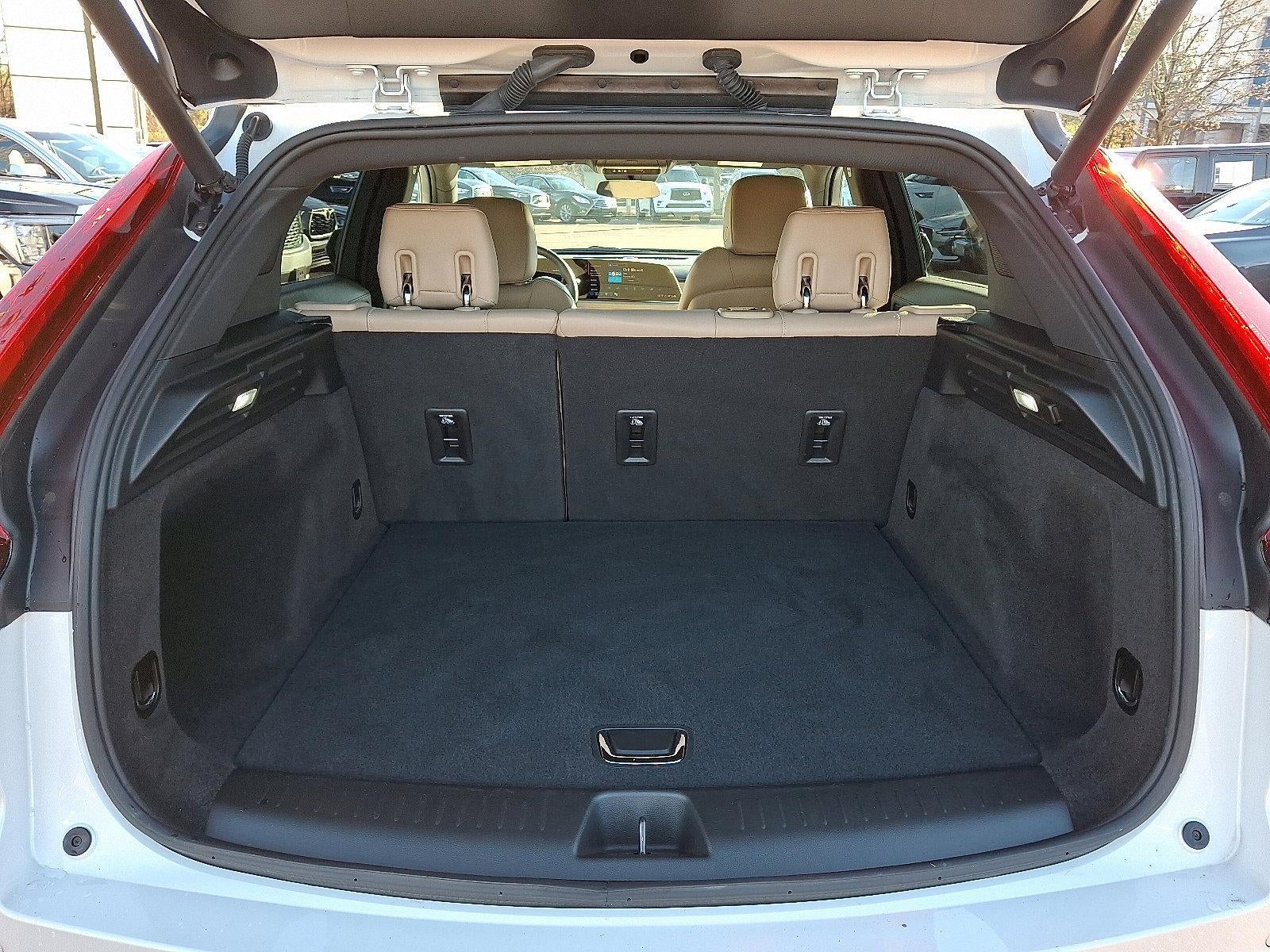 2024 Cadillac XT4 AWD 4dr Luxury