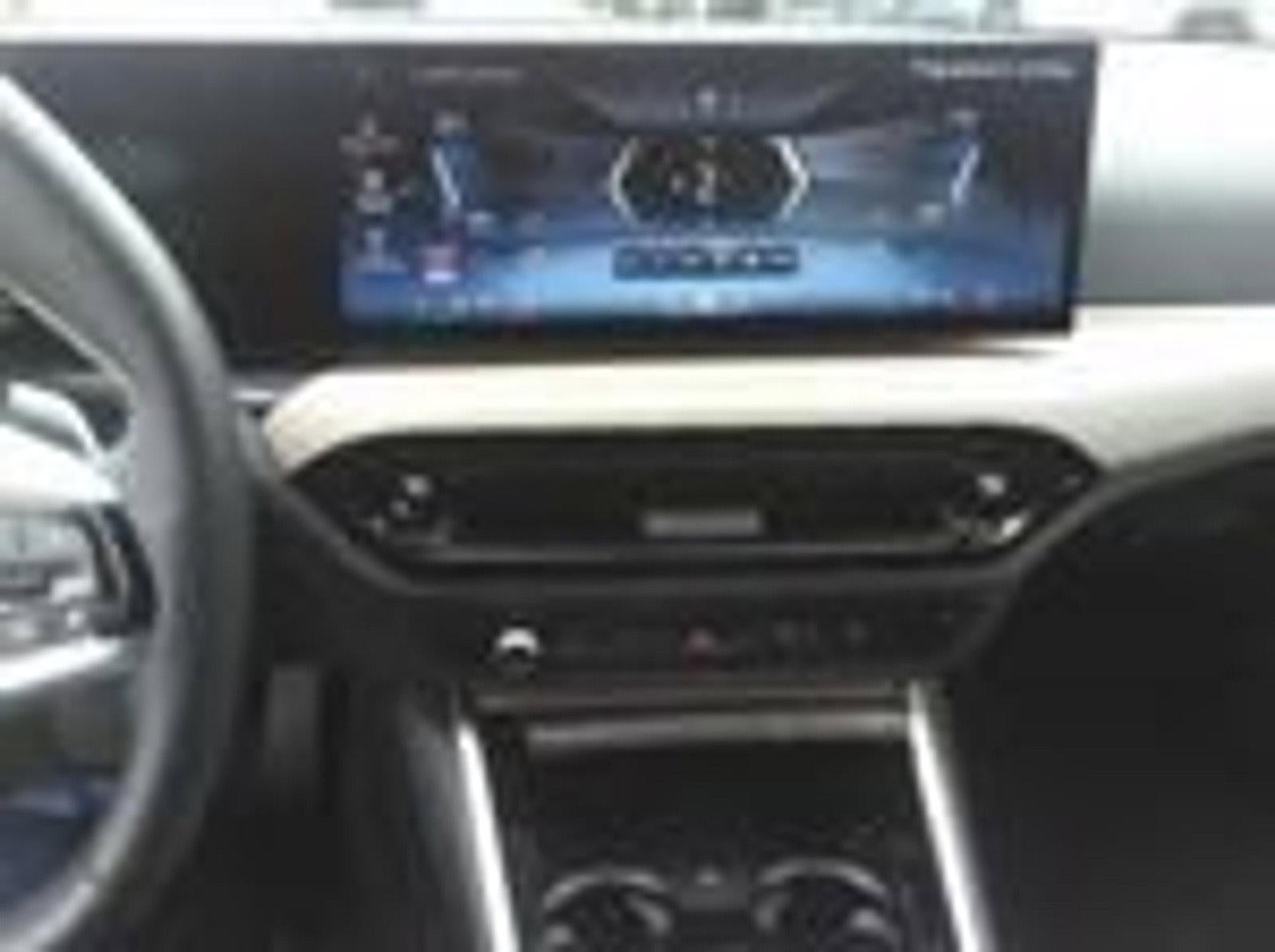 2025 BMW 330i xDrive Sedan