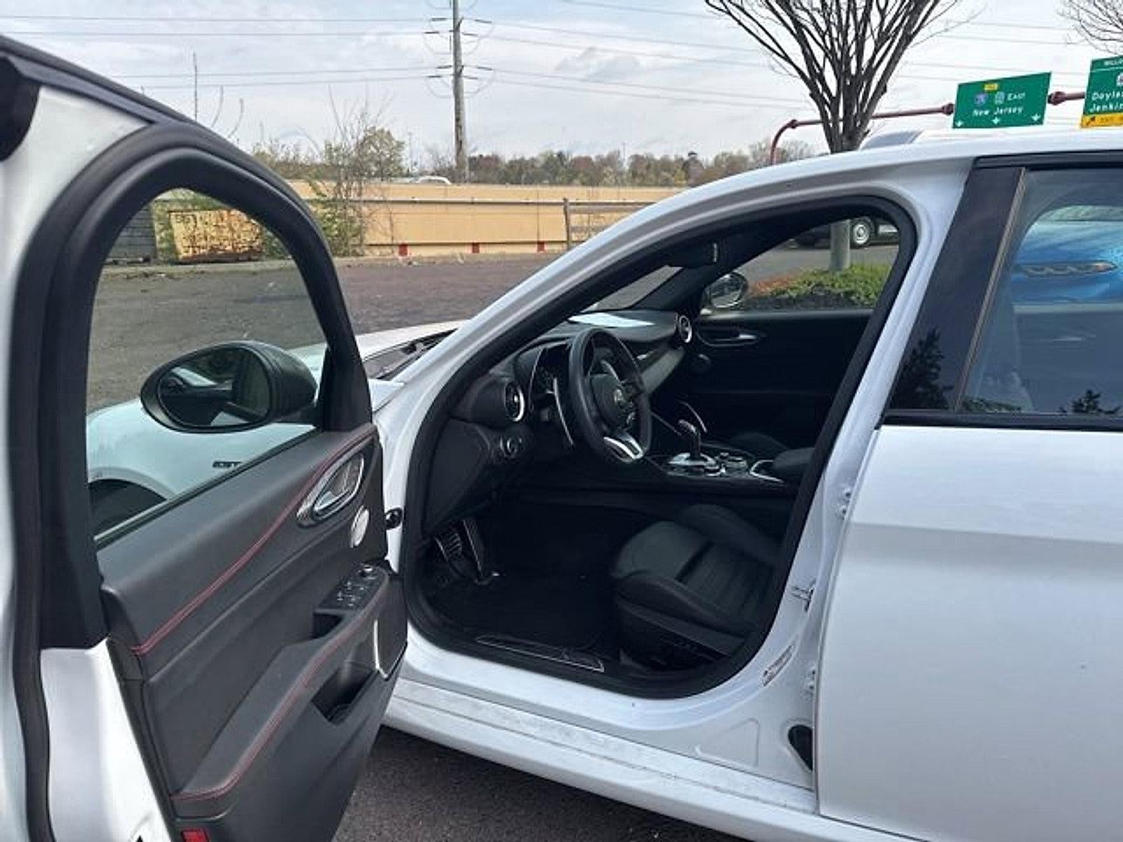 2023 Alfa Romeo Giulia Estrema AWD