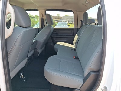 2015 RAM 1500 4WD Crew Cab 5.7 Ft Box Express