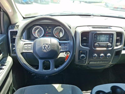 2015 RAM 1500 4WD Crew Cab 5.7 Ft Box Express