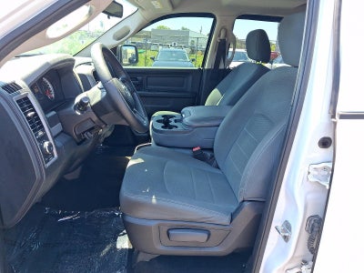 2015 RAM 1500 4WD Crew Cab 5.7 Ft Box Express