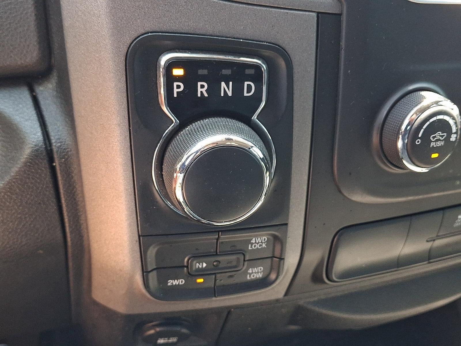 2015 RAM 1500 4WD Crew Cab 5.7 Ft Box Express