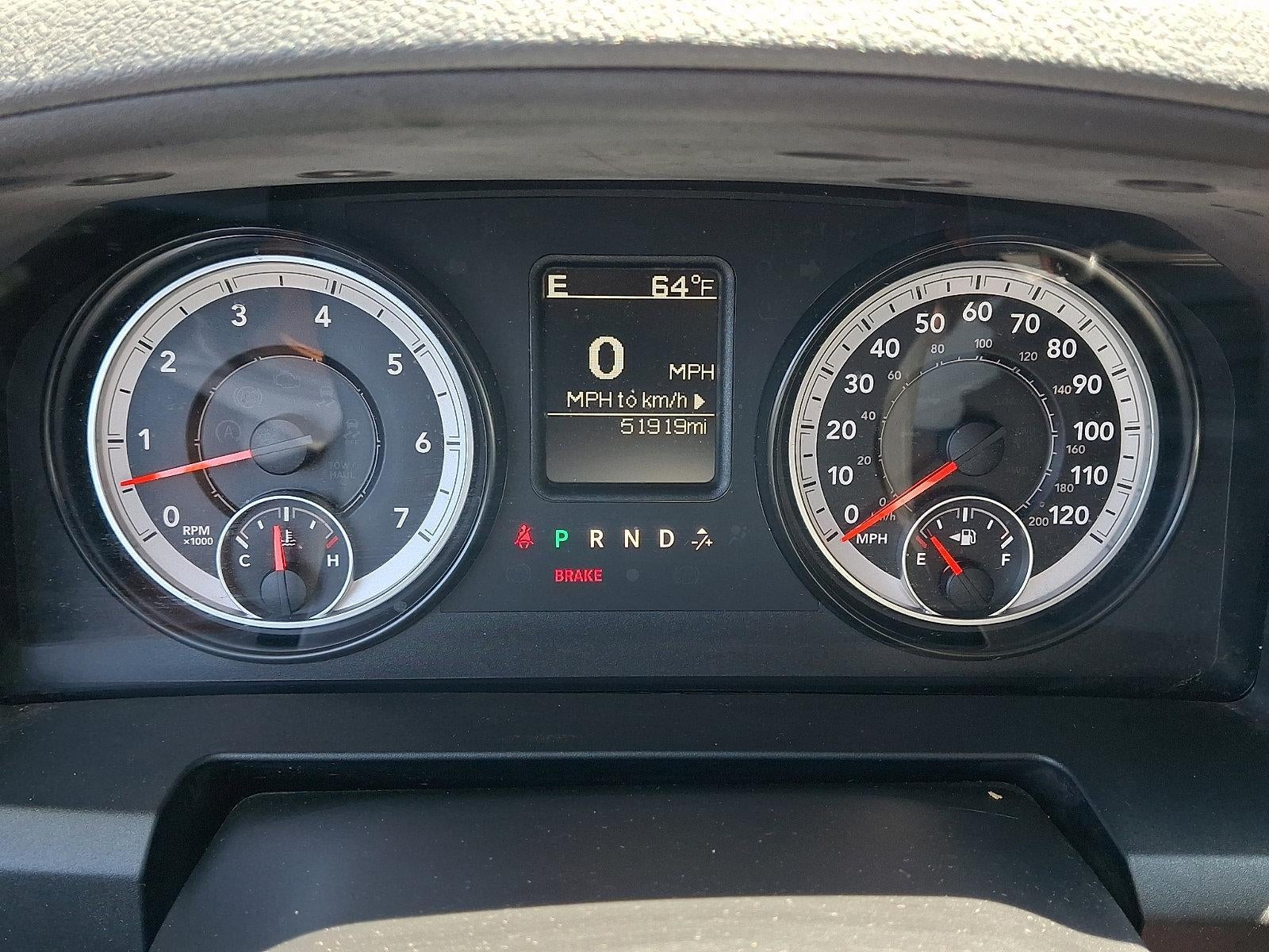 2015 RAM 1500 4WD Crew Cab 5.7 Ft Box Express