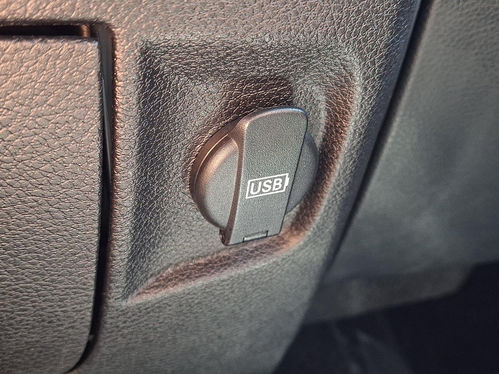 2015 RAM 1500 4WD Crew Cab 5.7 Ft Box Express