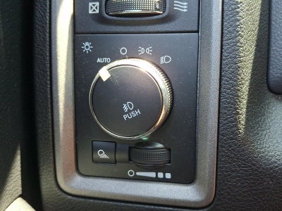 2015 RAM 1500 4WD Crew Cab 5.7 Ft Box Express