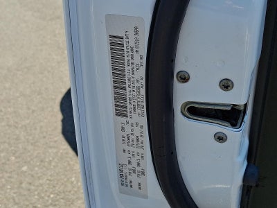 2015 RAM 1500 4WD Crew Cab 5.7 Ft Box Express
