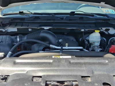 2015 RAM 1500 4WD Crew Cab 5.7 Ft Box Express