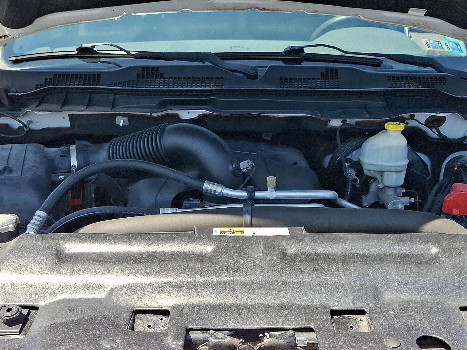 2015 RAM 1500 4WD Crew Cab 5.7 Ft Box Express