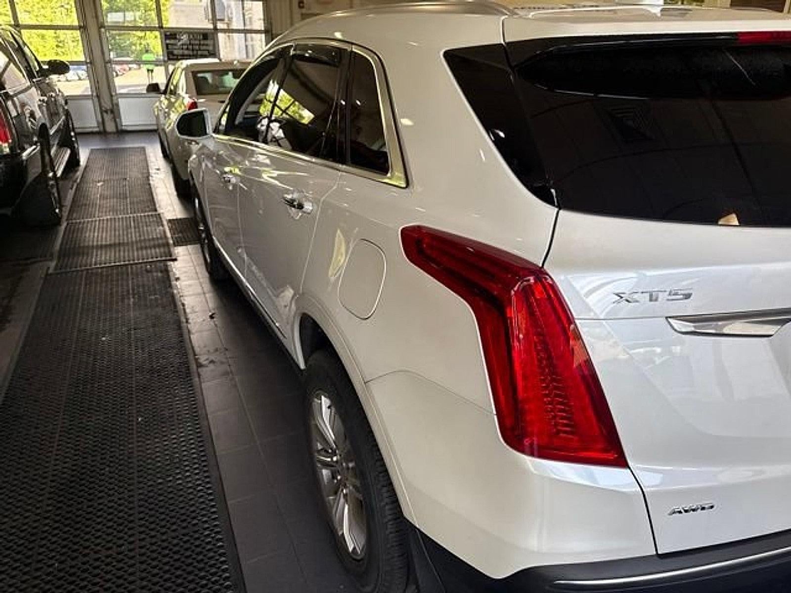 2017 Cadillac XT5 AWD 4dr Luxury