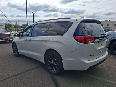 2020 Chrysler Pacifica Limited FWD