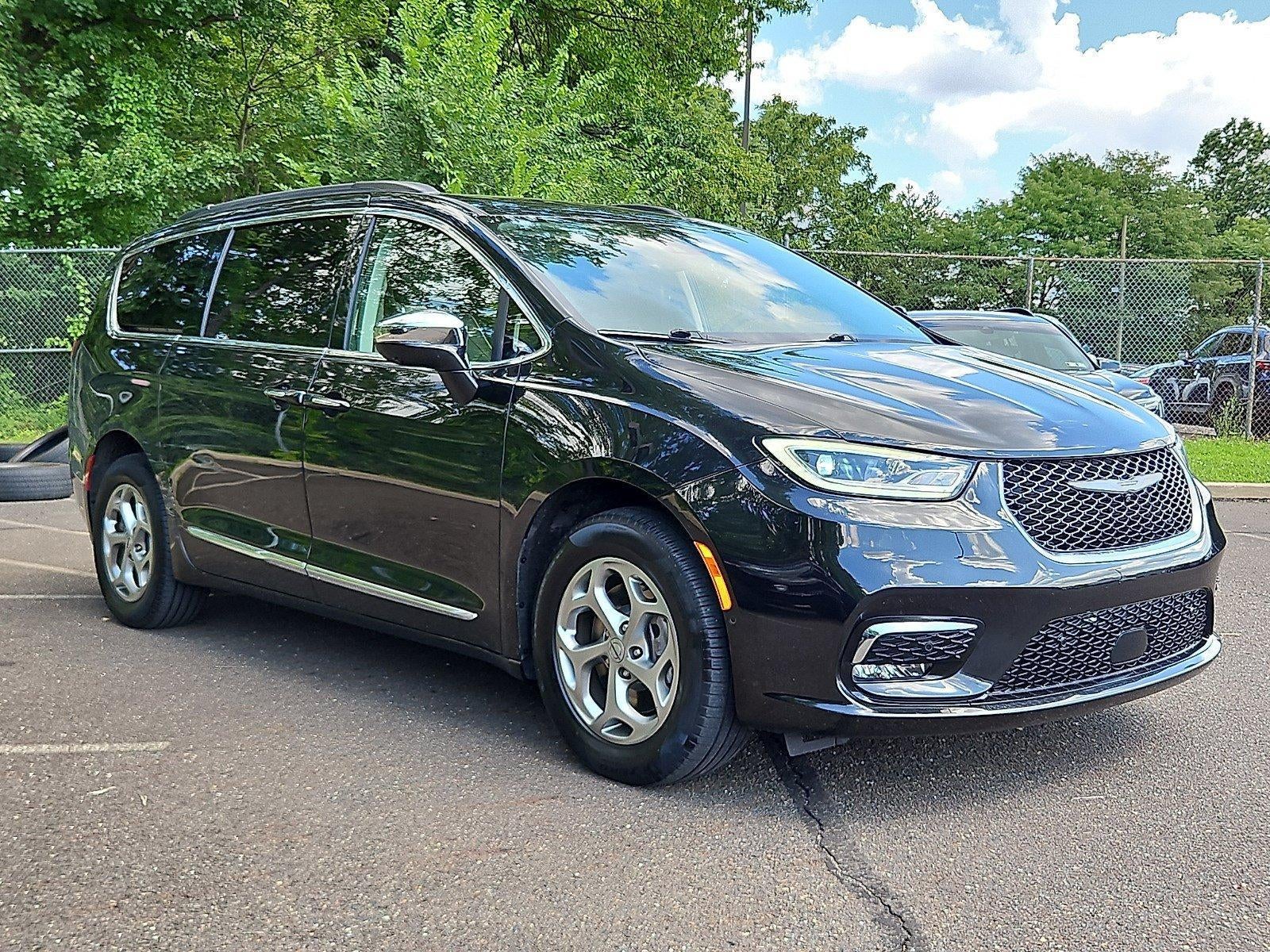 2022 Chrysler Pacifica Limited AWD