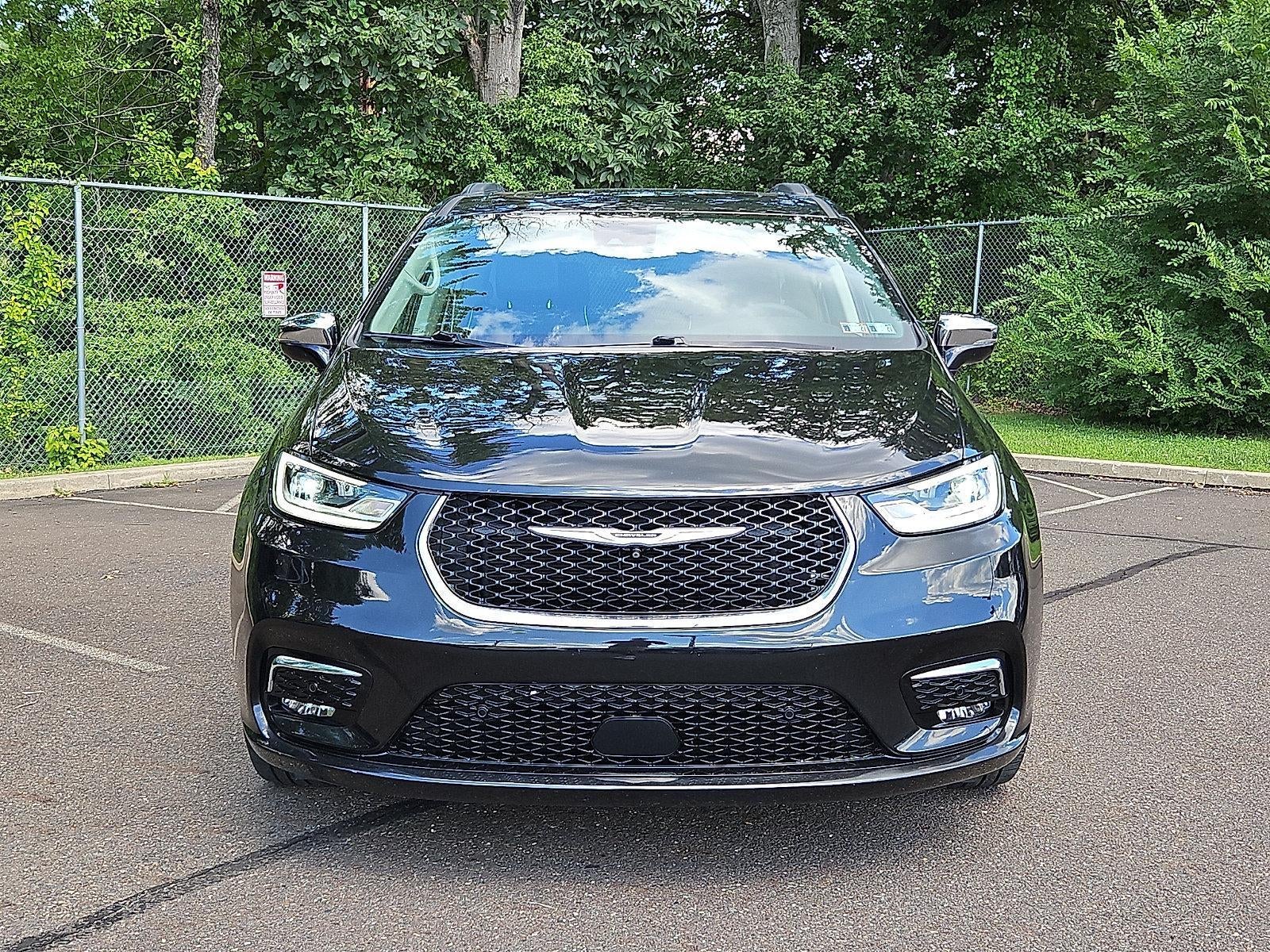 2022 Chrysler Pacifica Limited AWD