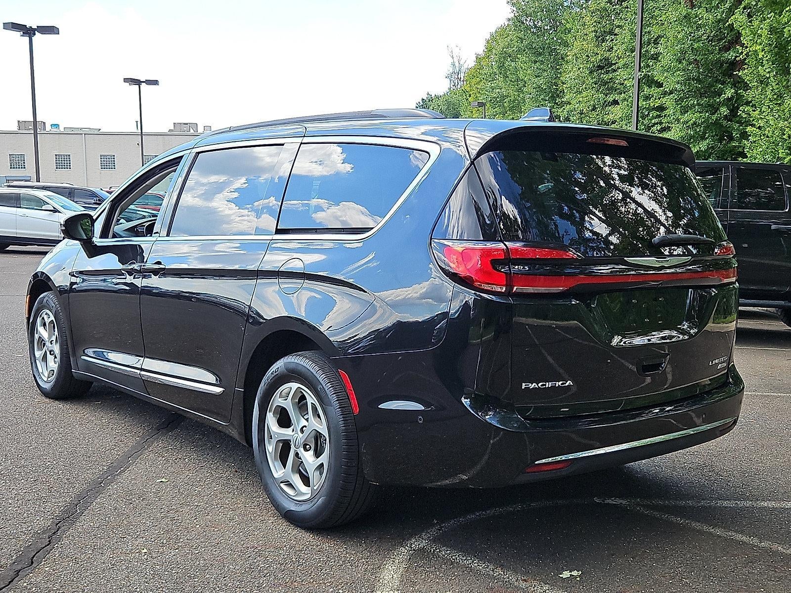 2022 Chrysler Pacifica Limited AWD