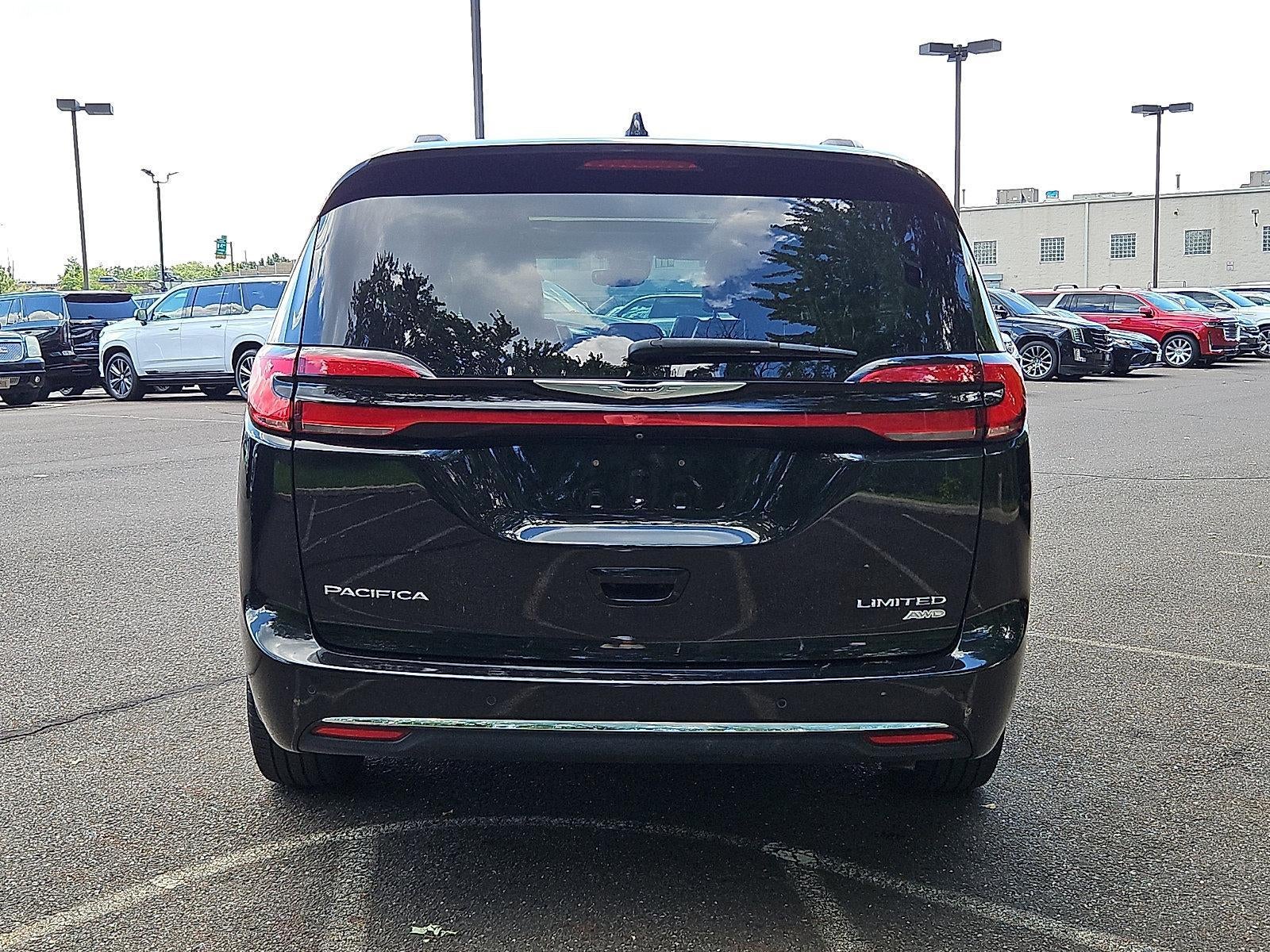 2022 Chrysler Pacifica Limited AWD