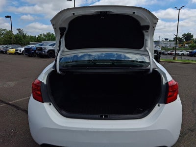 2018 Toyota Corolla SE CVT (Natl)