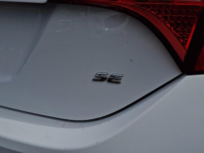 2018 Toyota Corolla SE CVT (Natl)