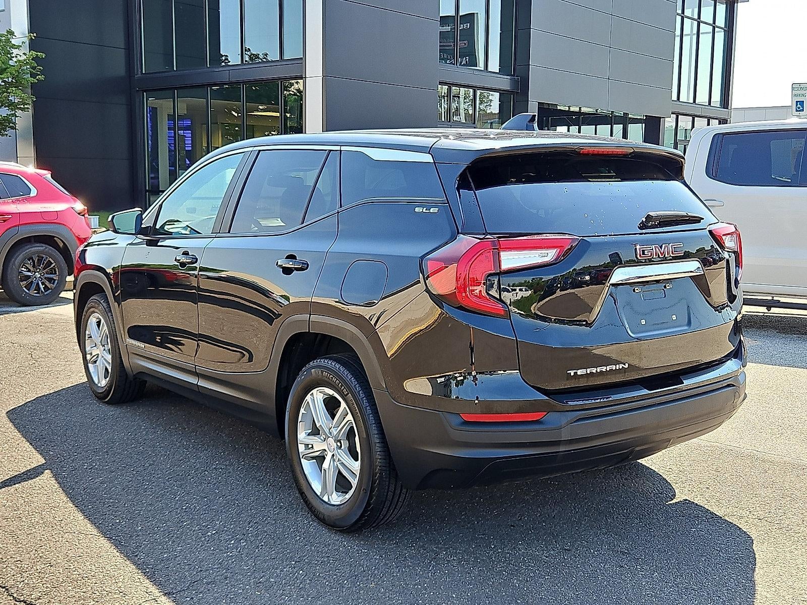 2023 GMC Terrain FWD 4dr SLE