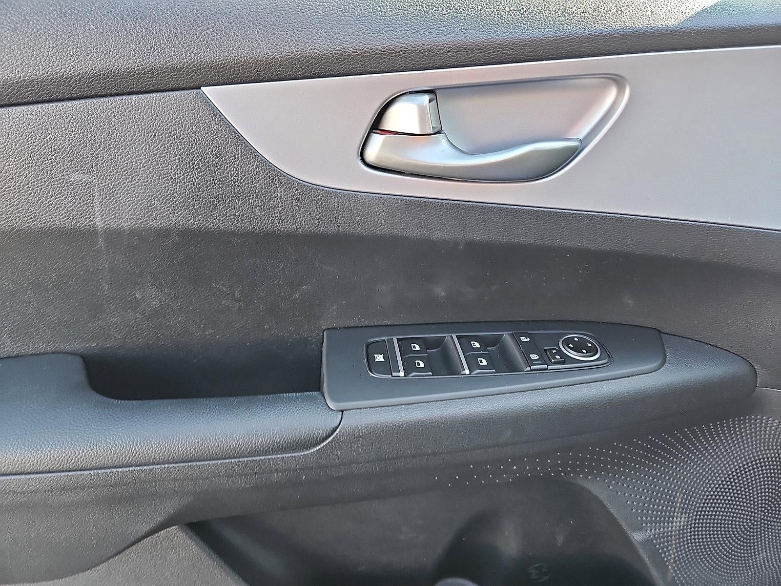 2022 Kia Forte LXS IVT