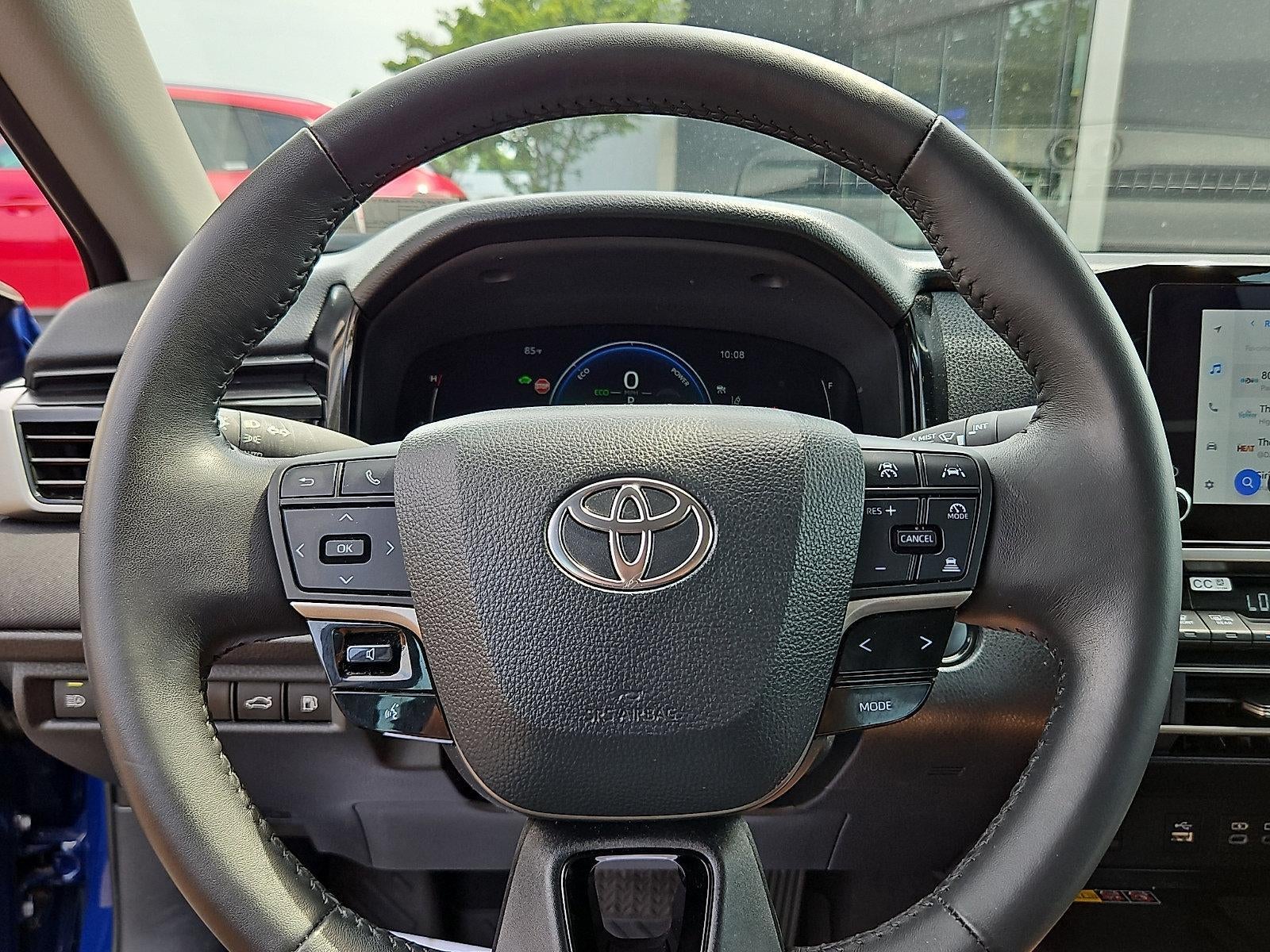 2025 Toyota Camry LE (SE)