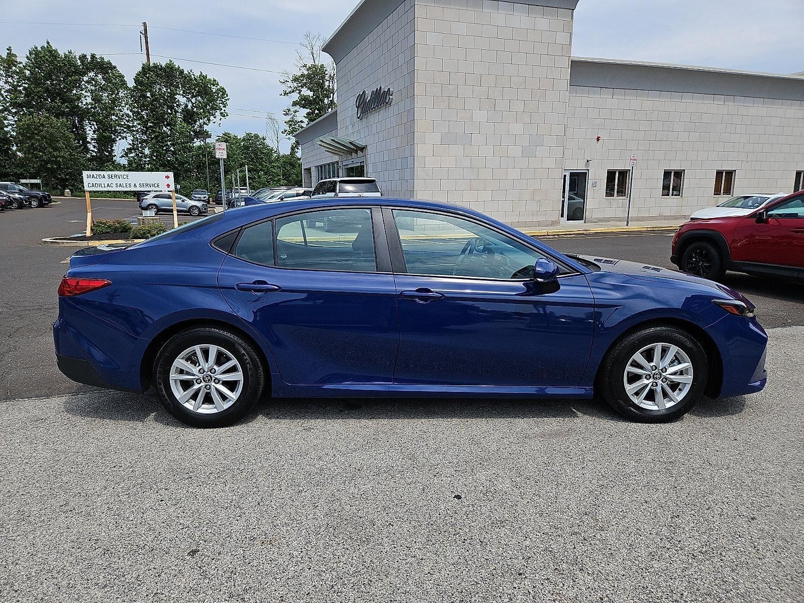 2025 Toyota Camry LE (SE)