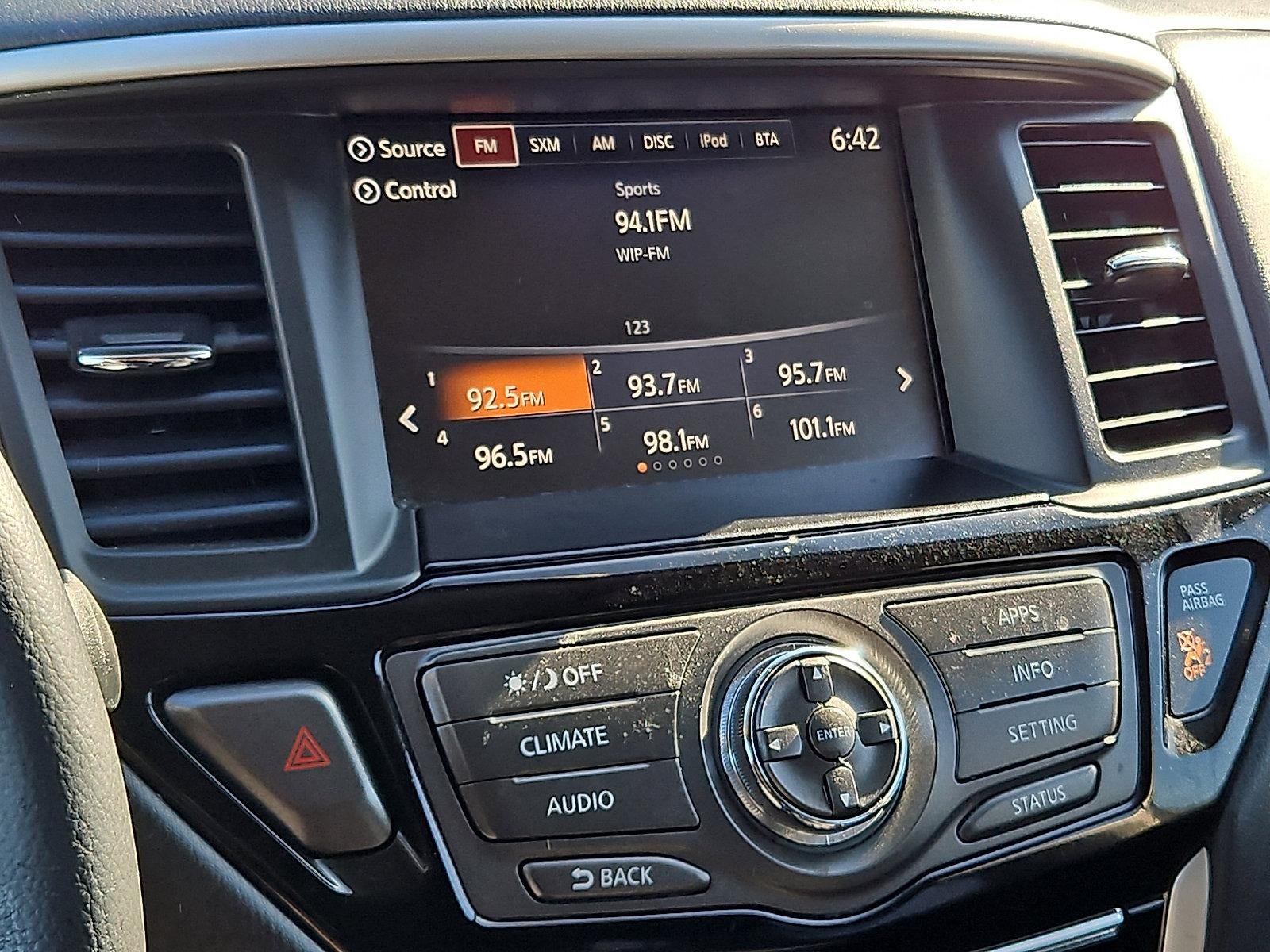 2019 Nissan Pathfinder 4x4 SV