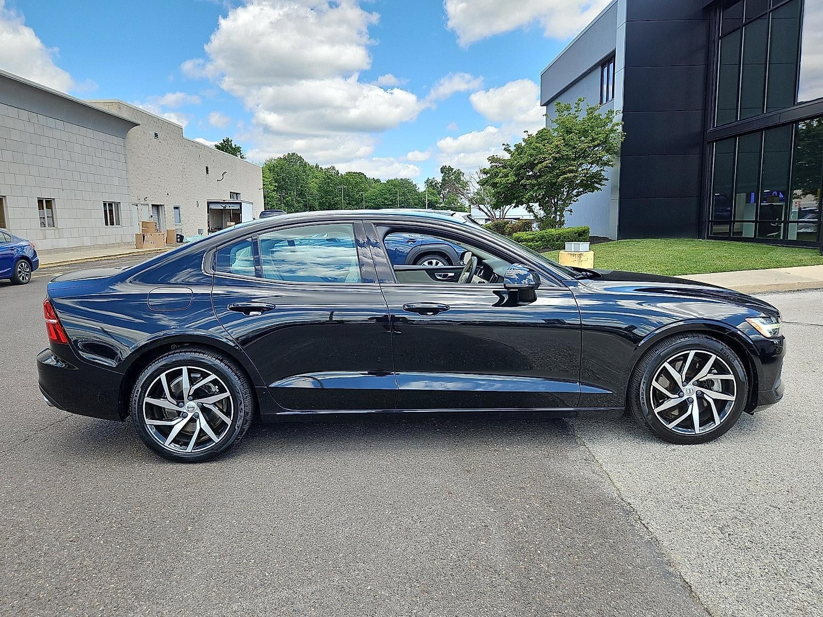 2020 Volvo S60 T6 AWD Momentum