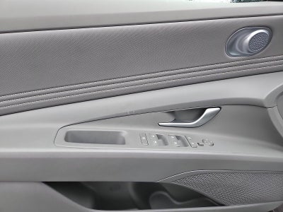 2024 Hyundai ELANTRA SEL IVT