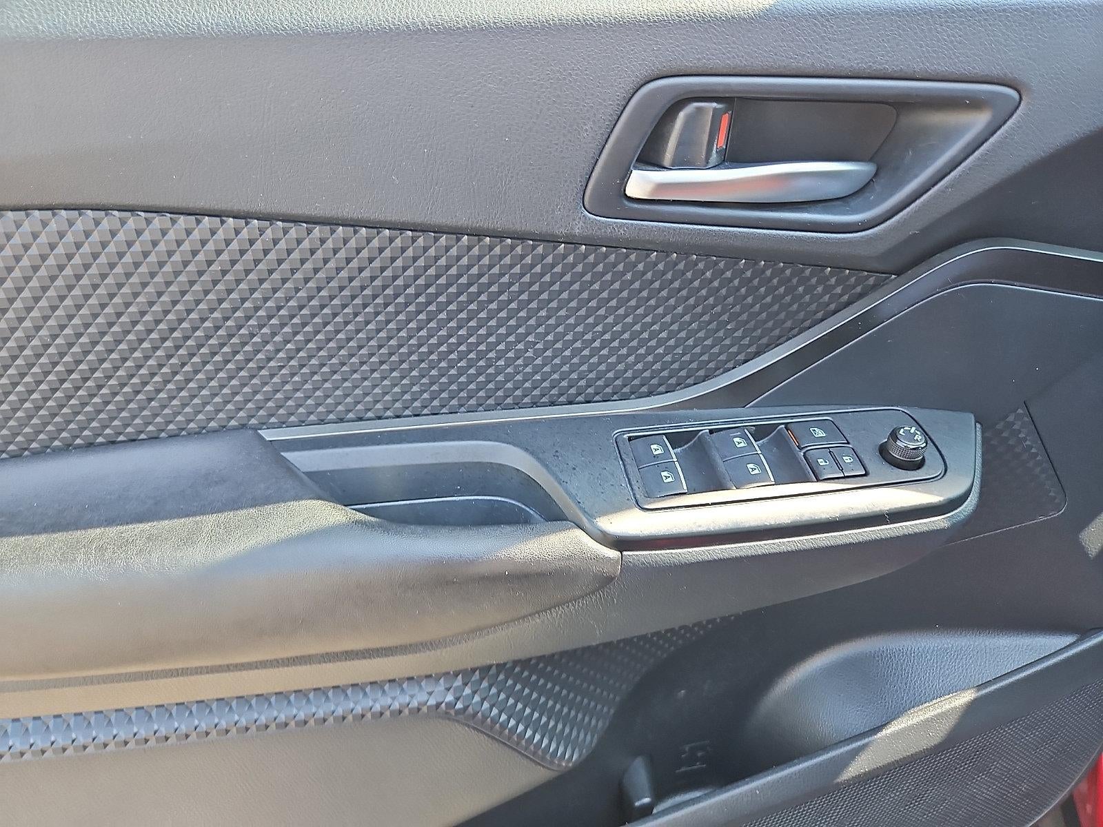 2018 Toyota C-HR XLE FWD (Natl)