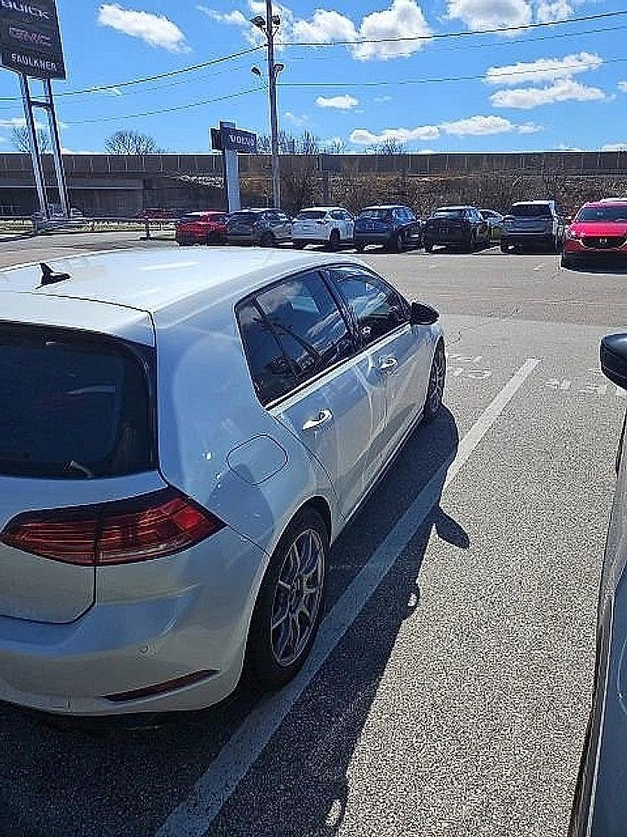 2018 Volkswagen Golf R 2.0T DSG w/DCC/Nav