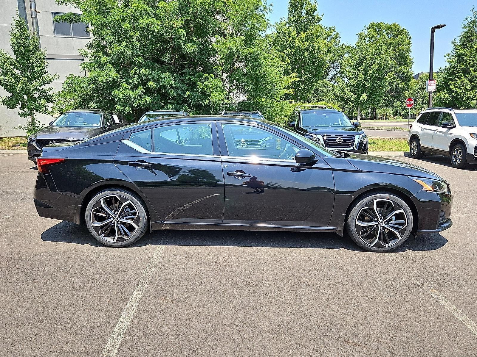 2023 Nissan Altima SR