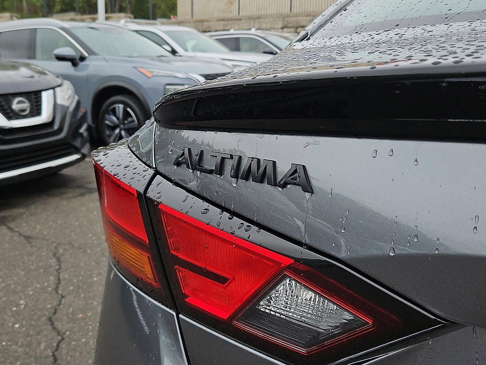 2022 Nissan Altima SR