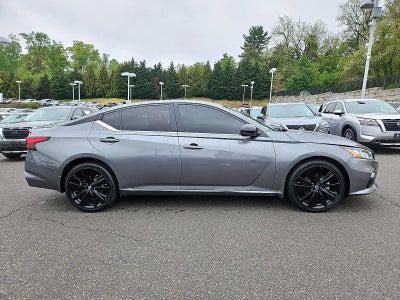2022 Nissan Altima SR