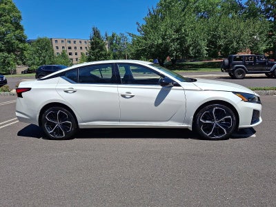 2023 Nissan Altima SR