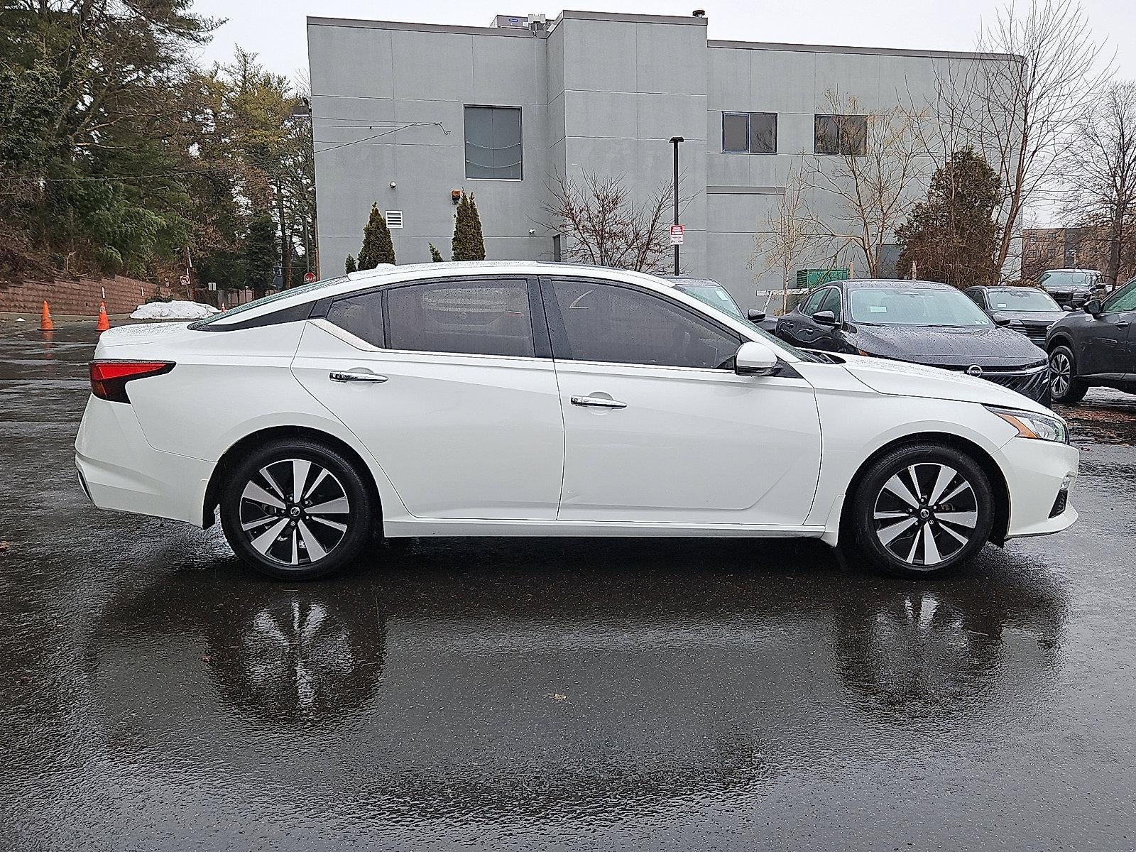 2022 Nissan Altima SV