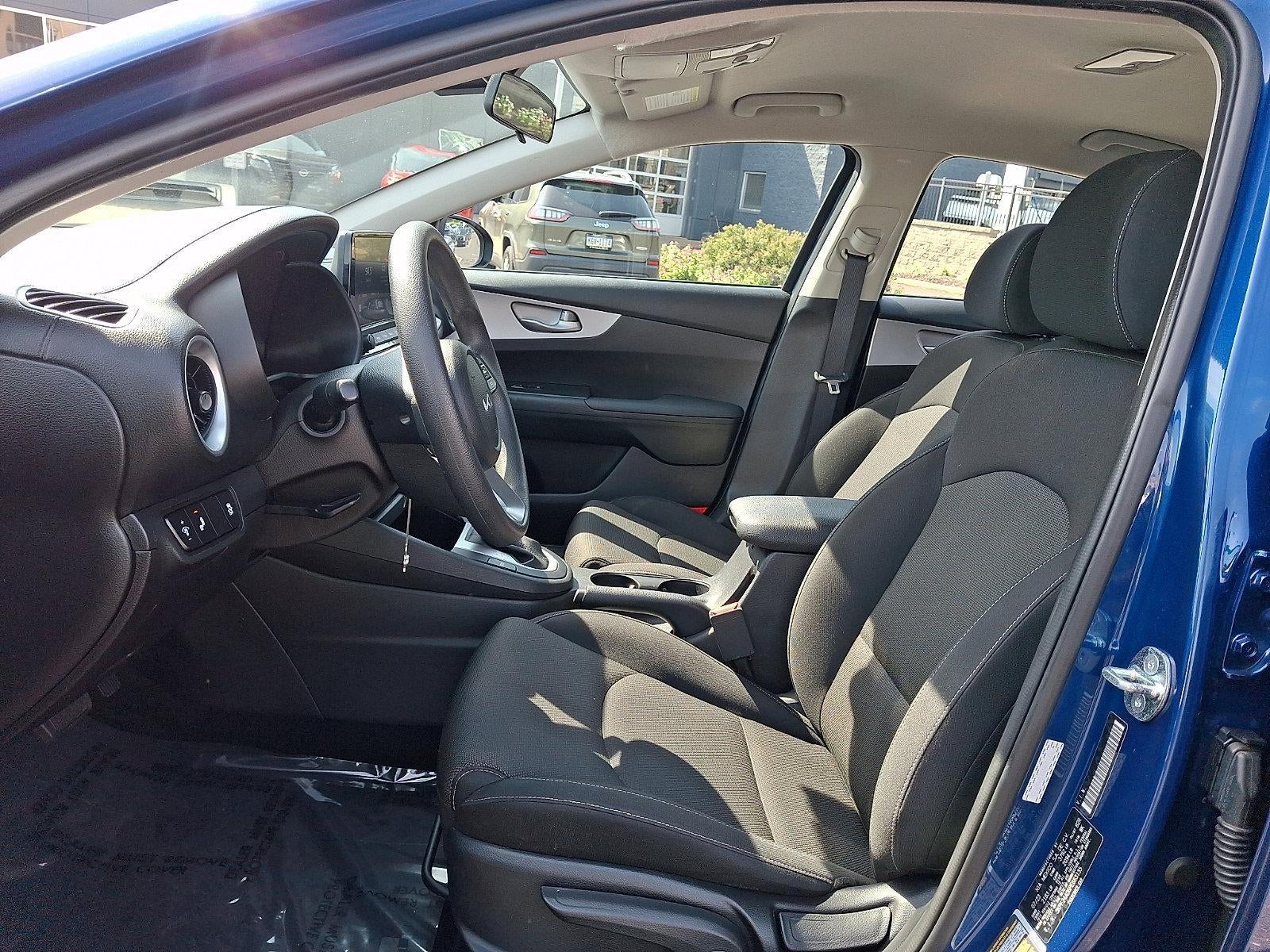 2023 Kia Forte LXS IVT