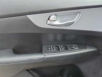 2024 Kia Forte LXS IVT