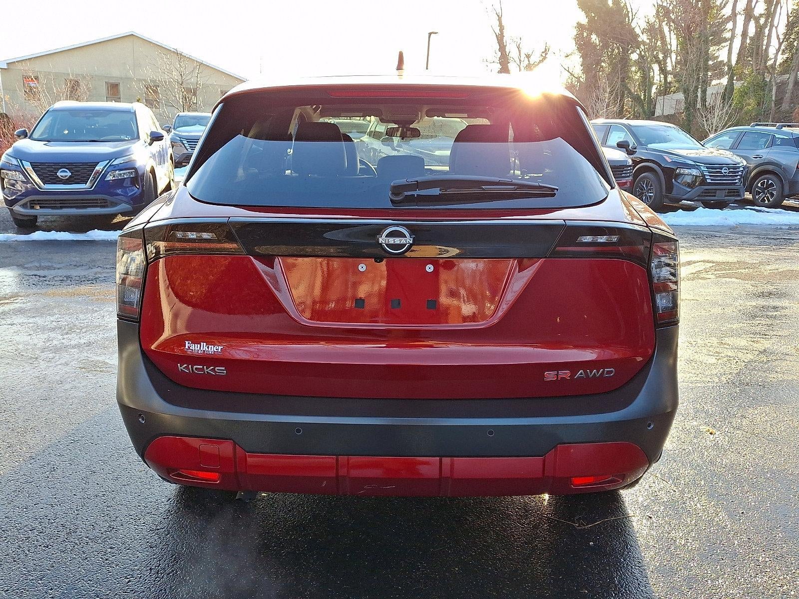 2025 Nissan Kicks SR