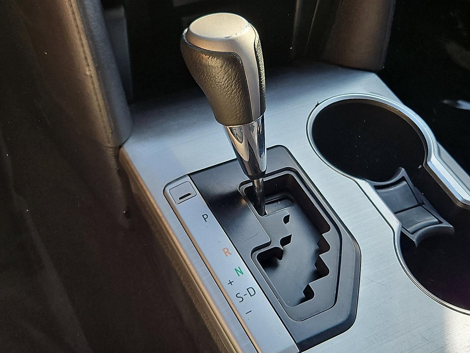 2012 Toyota Camry 4dr Sdn I4 Auto SE (Natl)