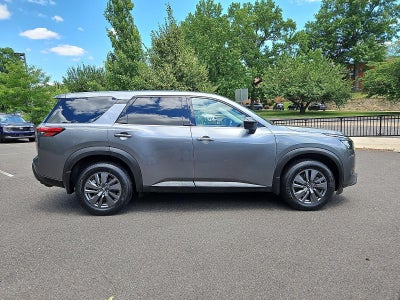 2024 Nissan Pathfinder S